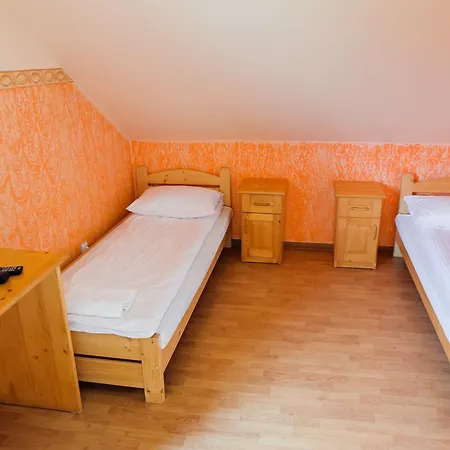 Vakantiepark Rancho Adama - Wypoczynek W Sercu Beskidow! Pewel Slemienska